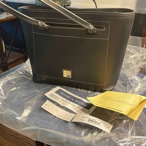 Women’s Black Dooney & Bourke Leather Beacon Collection